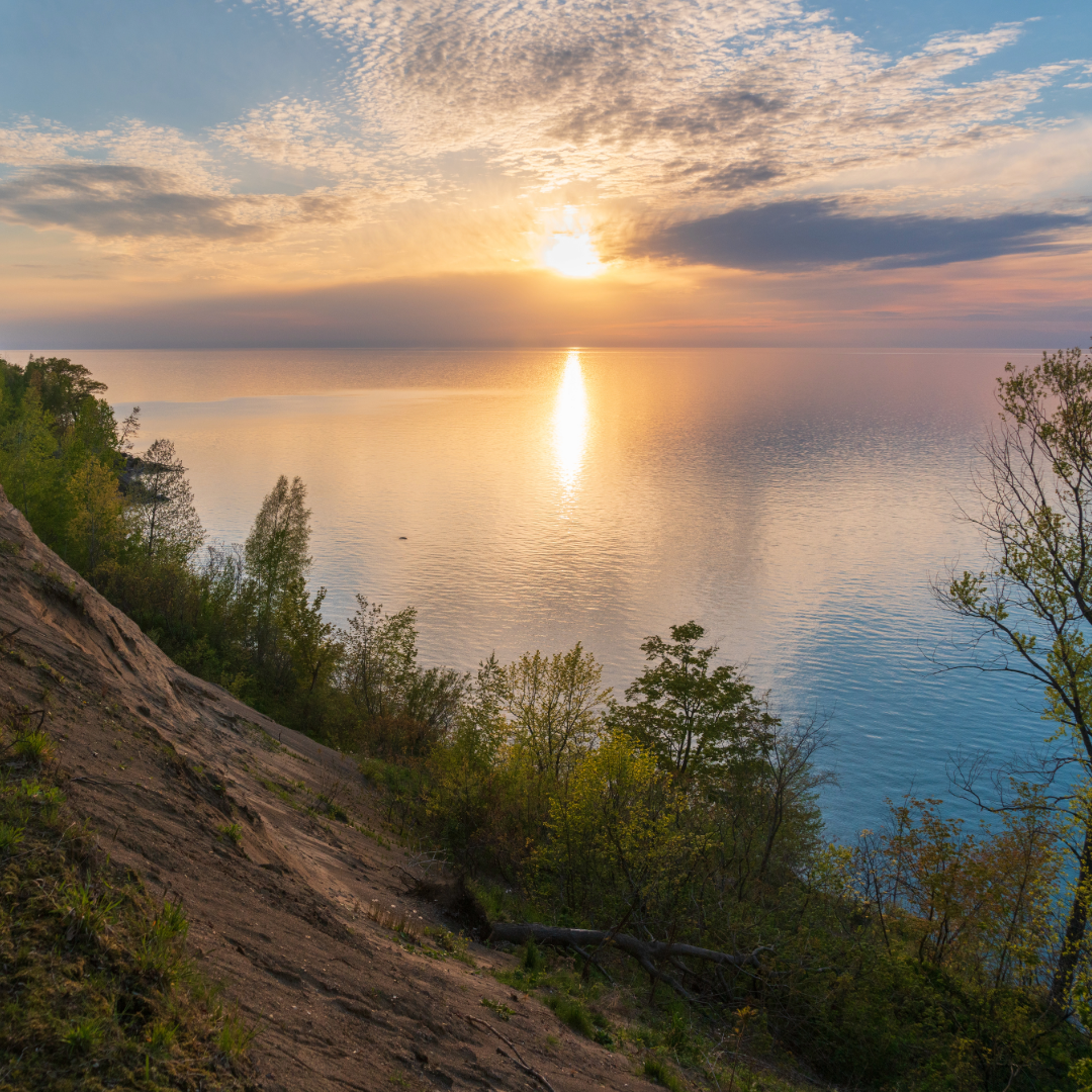 FT25NE4. Bluff Retreat, Sediment Budgets, and Erosion